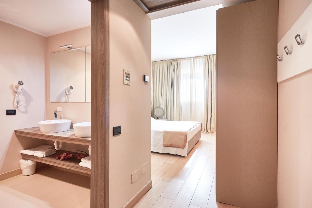 ホテル Ferretti Majestichouse カステネードロ エクステリア 写真