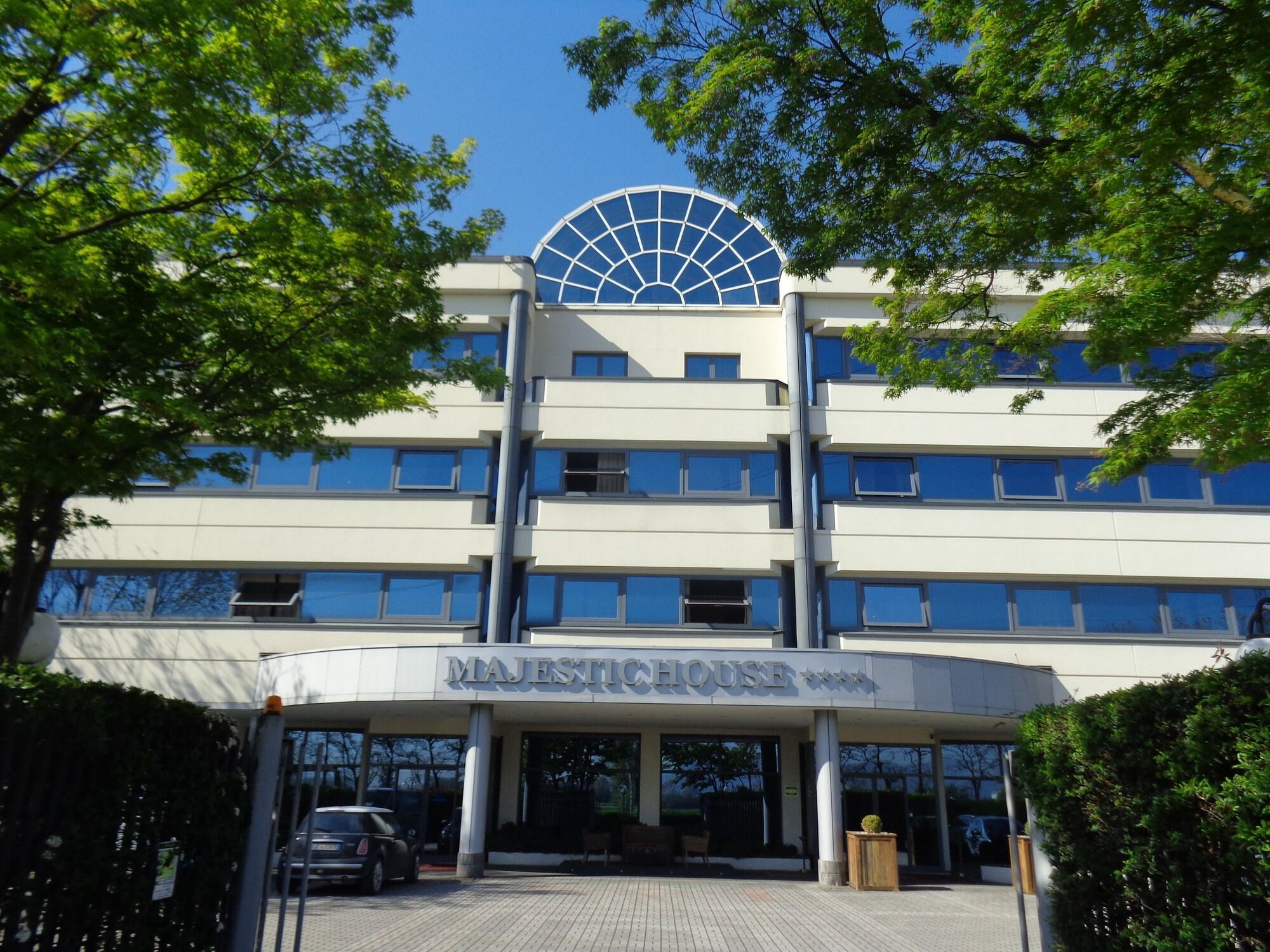 ホテル Ferretti Majestichouse カステネードロ エクステリア 写真
